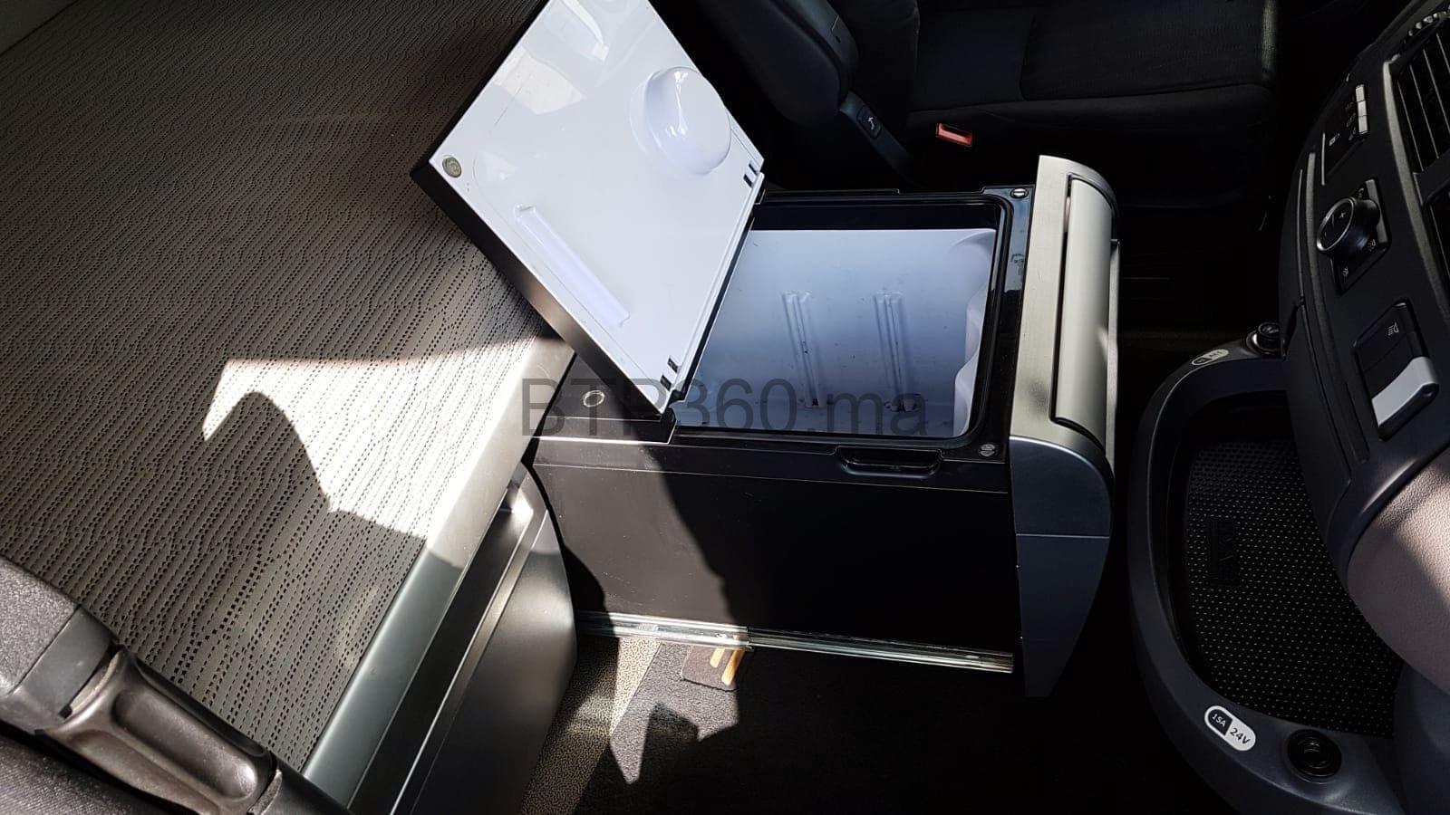 2D915FEE-AEA0-4766-883F-A1126142E067