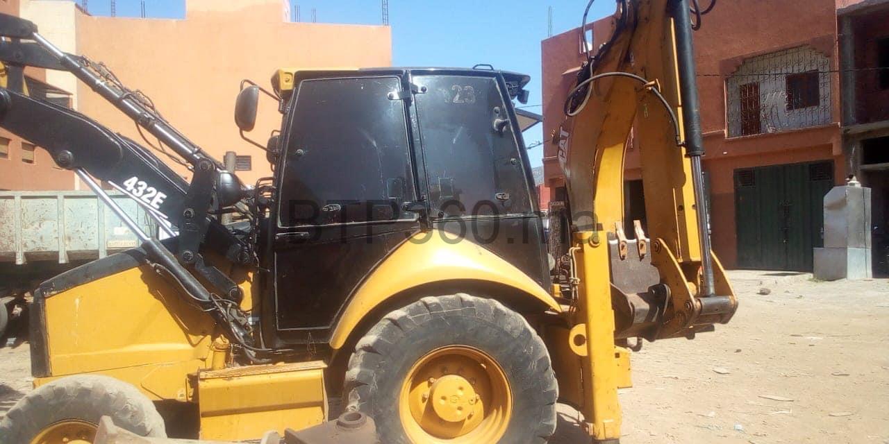 7ADE29F7-F06A-4C6A-8BB6-79516C5B89FF