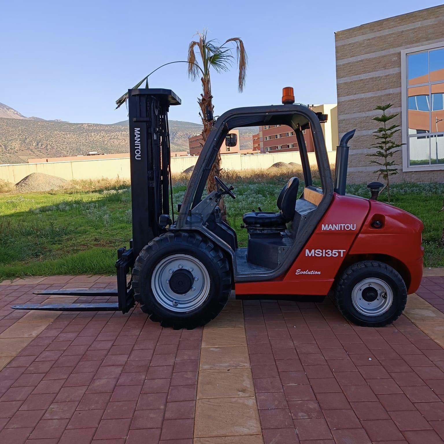 D889BD9A-94F0-47B7-82CB-44E68C7A3785