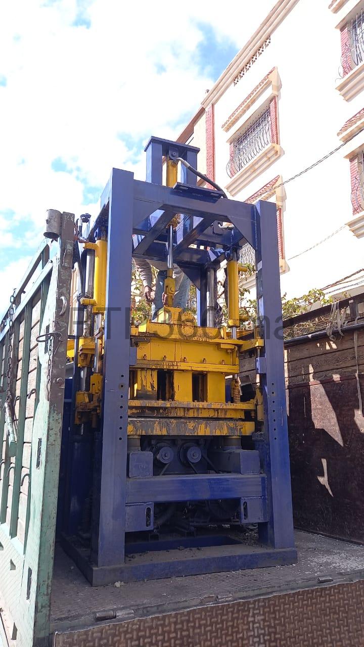 PRESSE AVEC VIBRATION SEMI AUTOMATIQUE