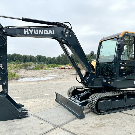 Mini pelle HYUNDAI HX60